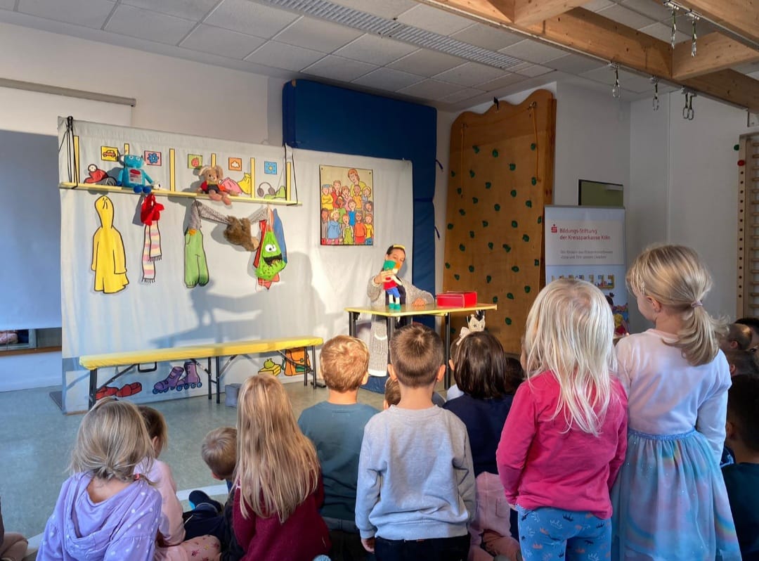 Zartbitter e.V. zu Besuch im DRK-Familienzentrum Wiedenest